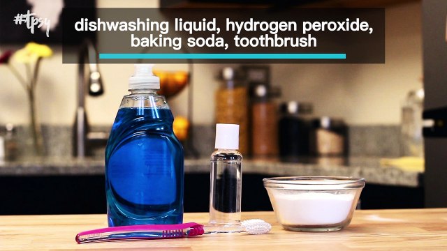 Pit Stains Are The Story of the Summer! How to Get Rid of Them on Your White Shirts