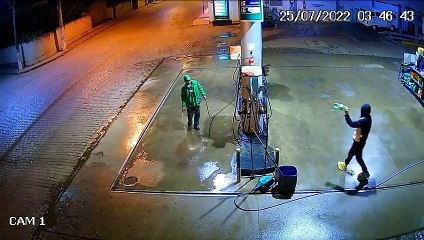 Homem usa faca para ameaçar e assaltar frentista em Lajinha