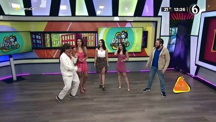 Chofer ofrece karaoke durante su servicio de transporte