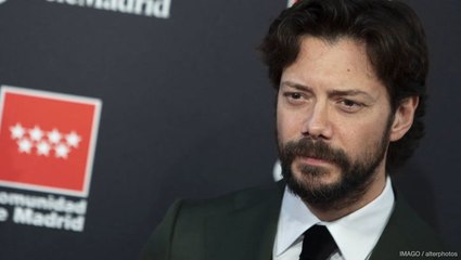 "El Profesor" en 'La casa de papel': Álvaro Morte en un minuto