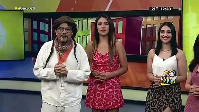 Jirafa interrumpe propuesta de matrimonio; ¿señales de la vida?