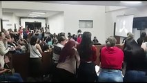 Professores realizam assembleia para tratar sobre negociação salarial
