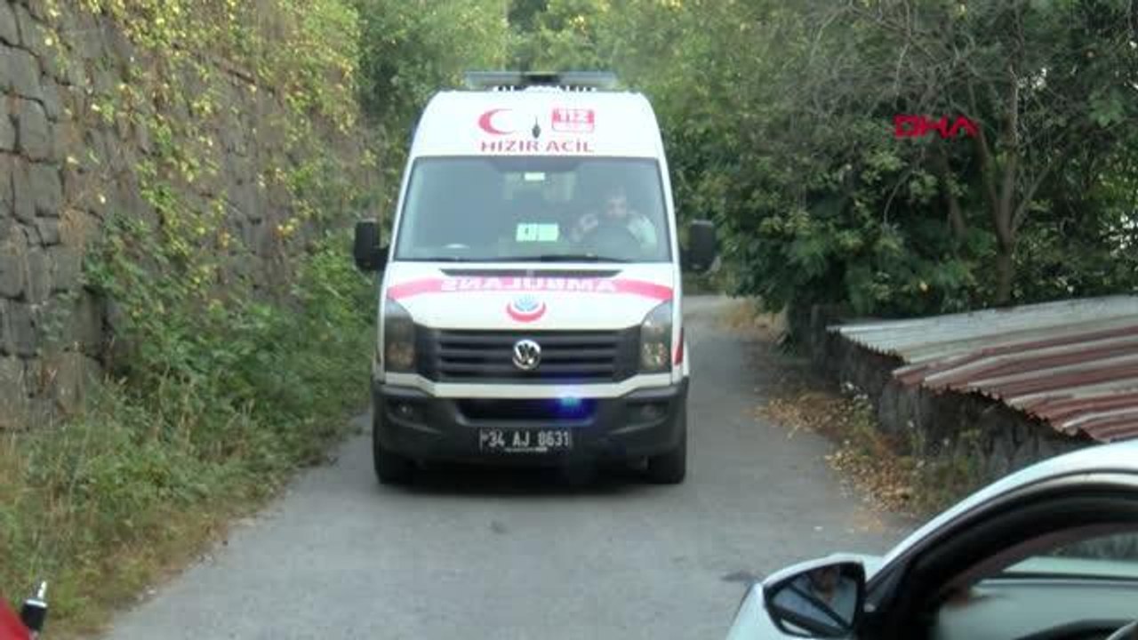 Son dakika haberleri... İSTANBUL-BEYKOZ'DA 2 KATLI MÜSTAKİL EVİN ÇATISINDA YANGIN