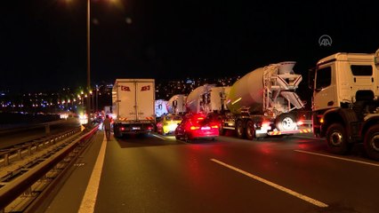 TEM Otoyolu’nda oksijen tüpü yüklü kamyon yandı