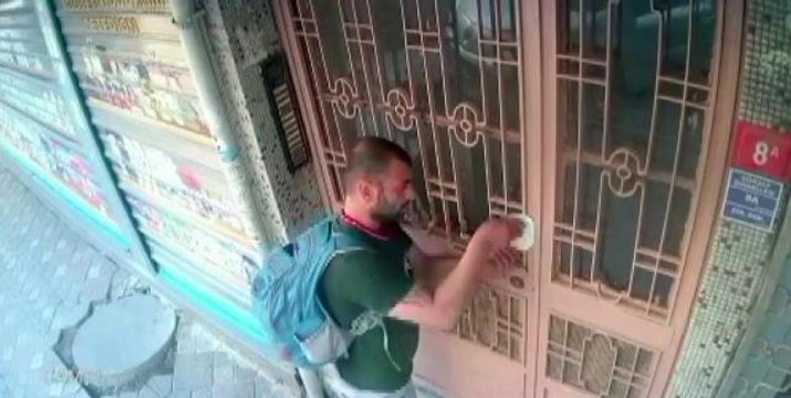 Soyduğu evden çıkarken ayakkabıları bile çaldı