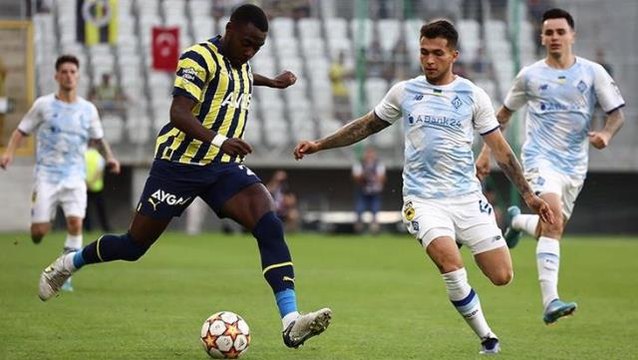 Şampiyonlar Ligi maçında Dinamo Kiev ile karşılaşacak olan Fenerbahçe'nin muhtemel 11'i