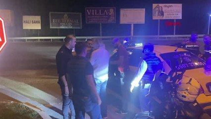 Son dakika haberleri... ŞOFÖRÜNÜN 'DUR' İHTARINA UYMADIĞI TAKSİDEN SİLAH VE UYUŞTURUCU ÇIKTI