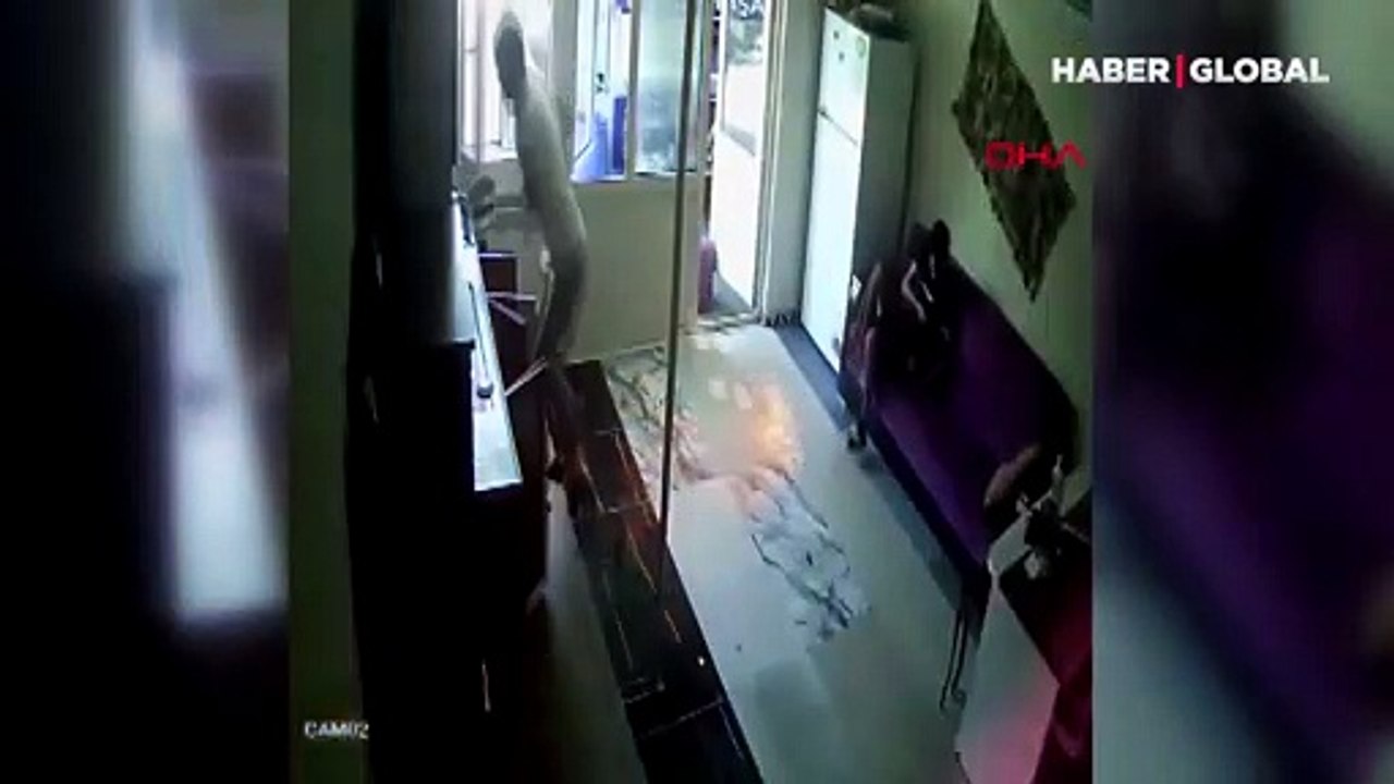 Korku dolu anlar: Avcılar'da gaz kaçağı patlaması yaşadı: Ev hanımlarını uyardı