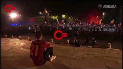 Dybala Roma'da törenle karşılandı