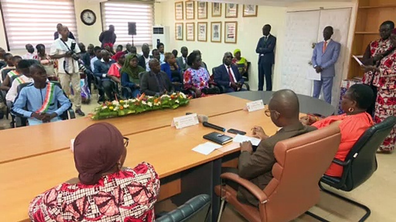 Société : le parlement des enfants présenté a la ministre Nassénéba Touré