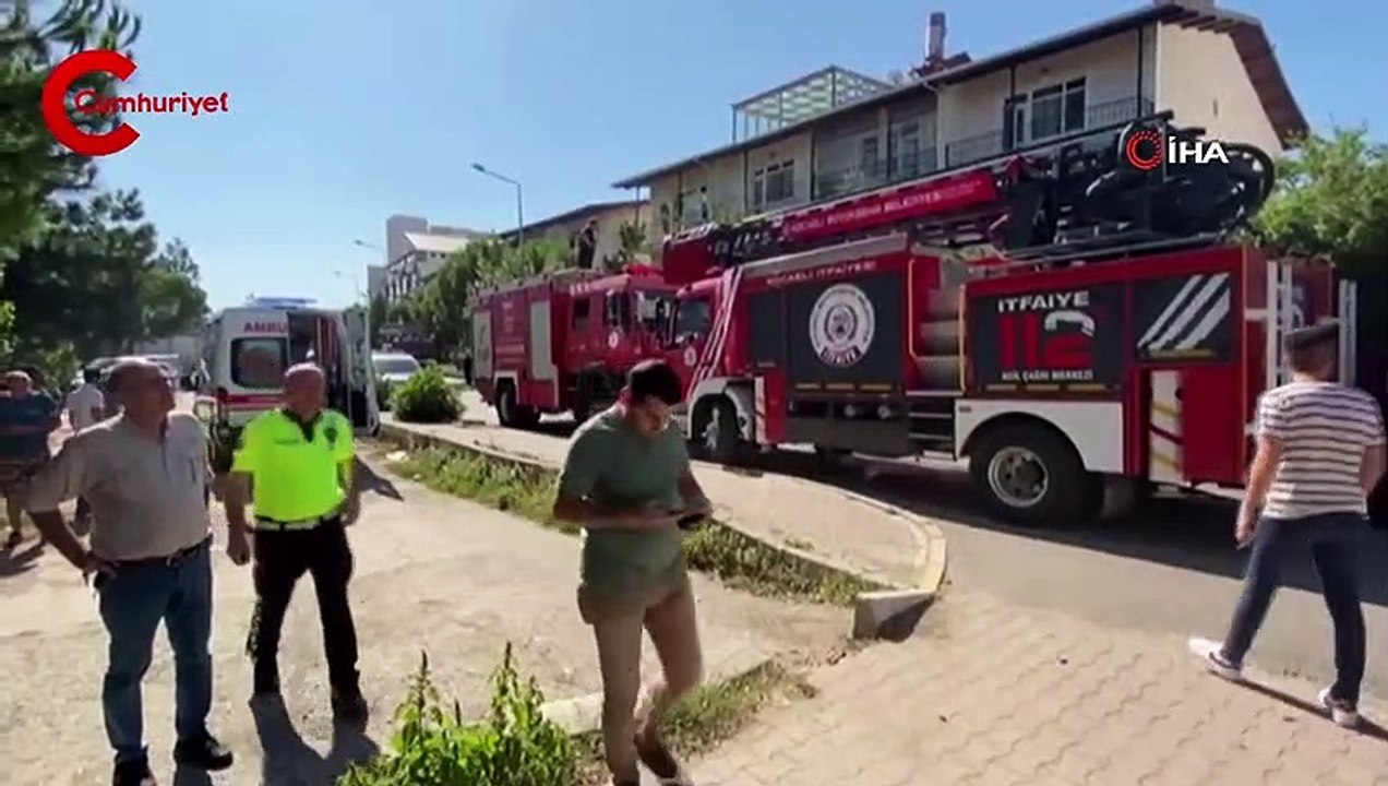 30 yıldır çalıştığı işten atılan yurttaş, çatıya çıkarak intihara kalkıştı