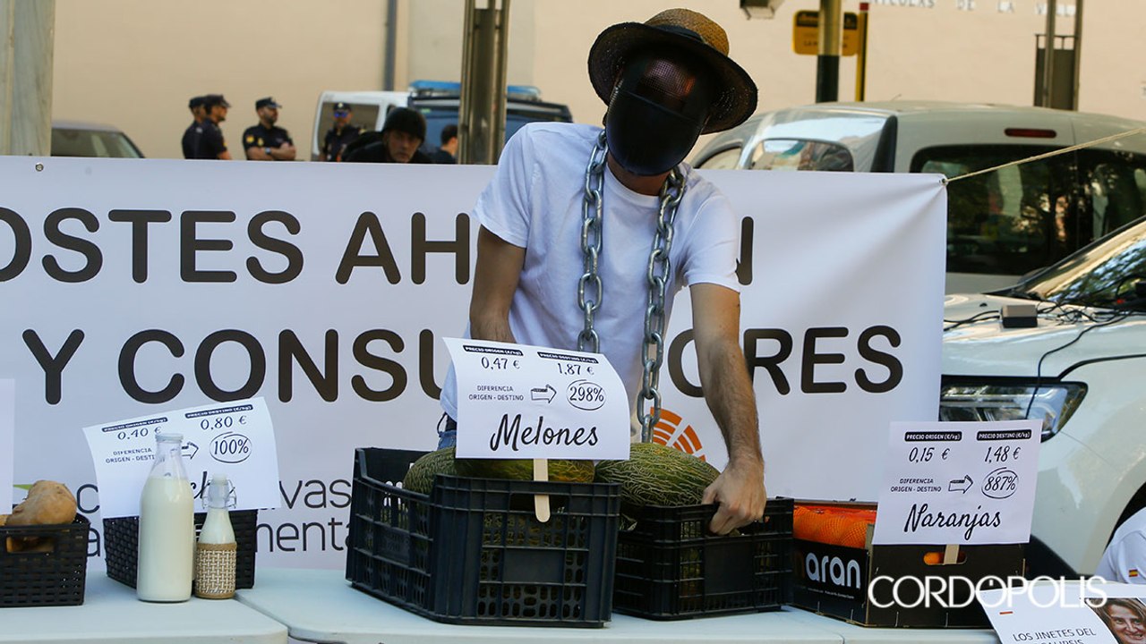 'Performance' de agricultores y ganaderos en Córdoba por la crisis del sector