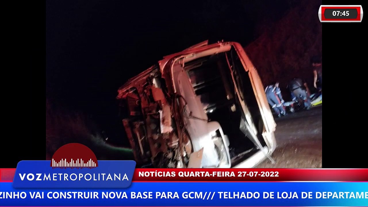 ACIDENTE COM ÔNIBUS DESGOVERNADO EM BATATAIS DEIXA MOTORISTA E PASSAGEIROS FERIDOS