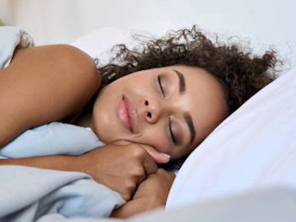 So wirkt sich die Schlafposition auf deine Gesundheit aus