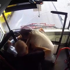 İzmir’de kadın şoförü yumruklayan saldırgan tutuklandı