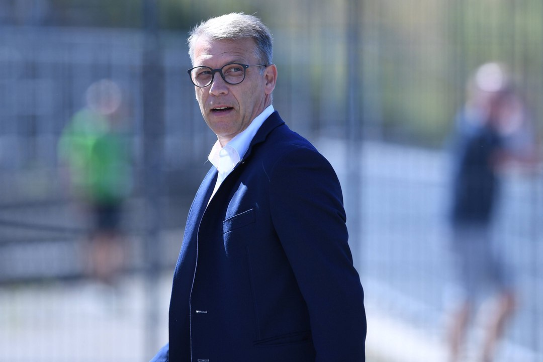 S04-Sportvorstand Knäbel zu kalten Duschen: 'DFL ist gefragt'