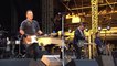 Bruce Springsteen chante "Dancing In the Dark" en live
