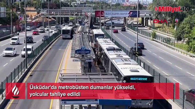 Üsküdar'da metrobüsten dumanlar yükseldi, yolcular tahliye edildi