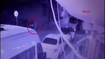 İSTANBUL-BAHÇELİEVLER'DE ÖLÜ DOĞDUĞUNU İDDİA ETTİĞİ BEBEĞİNİ ÇÖPE ATAN KADIN TUTUKLANDI