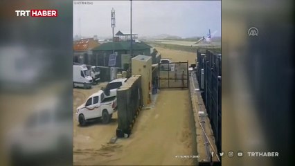 Somali'de ters dönerek alev alan ait uçağın görüntüleri ortaya çıktı