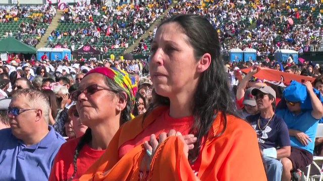 البابا فرنسيس يرأس قداسًا في غرب كندا غداة اعتذاره من الشعوب الأصلية