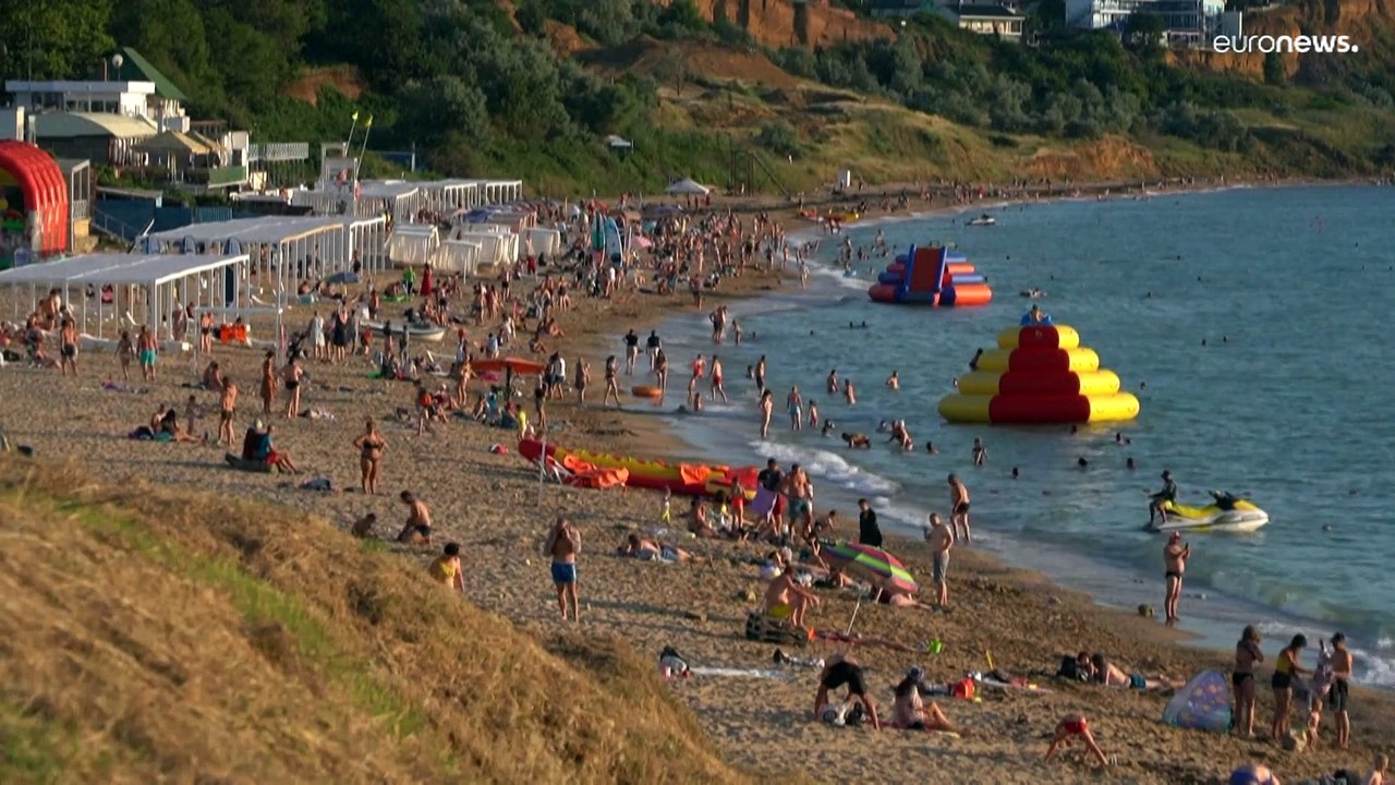 Crimea, turisti russi in calo per paura della guerra. "Hanno provato a far saltare il ponte"