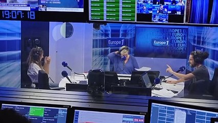 Tournée en Afrique : pourquoi Emmanuel Macron dénonce l'influence russe sur le continent ?