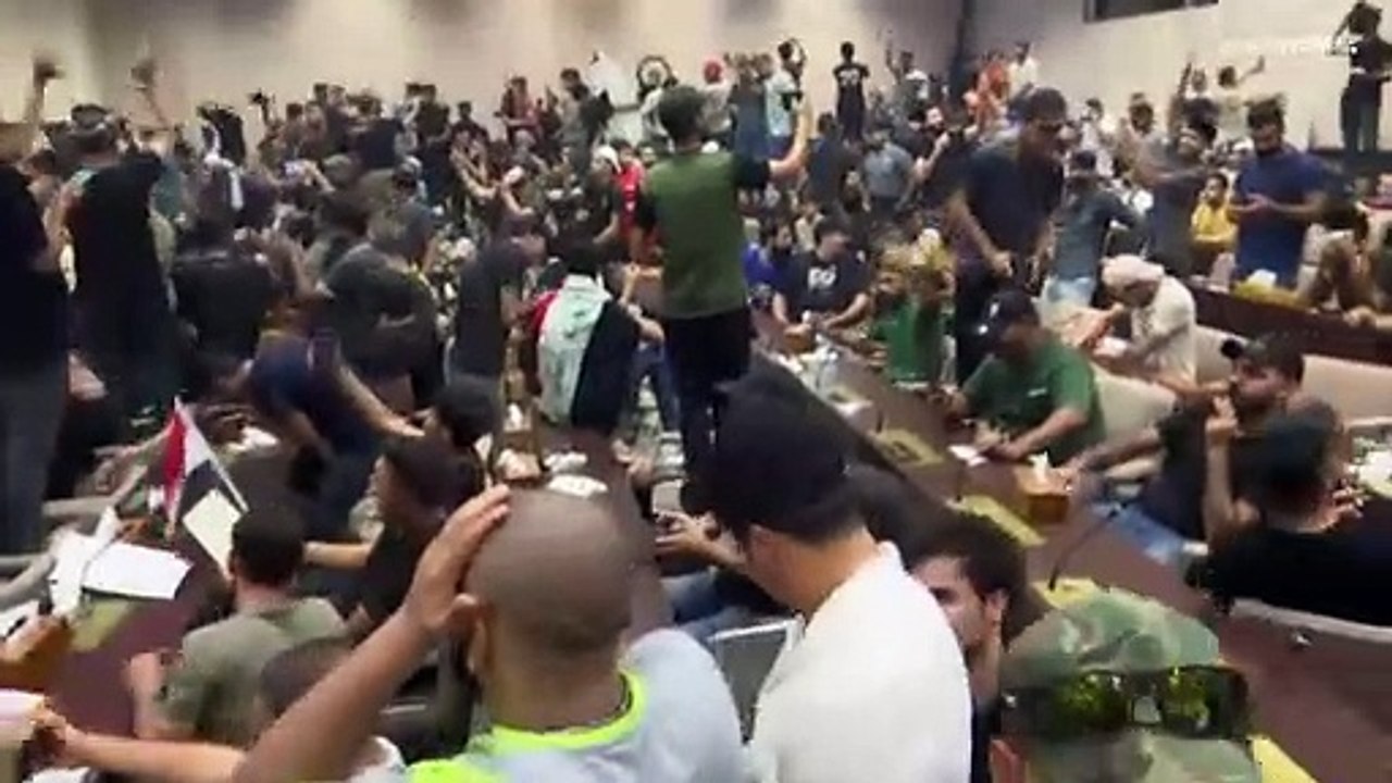 Al-Sadr ruft seine Anhänger im Parlament in Bagdad zum Rückzug auf