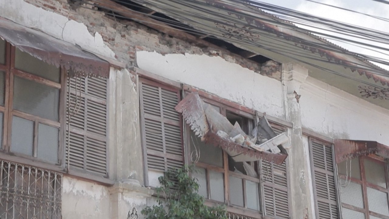 Colonial-era buildings damaged by deadly quake in Philippines