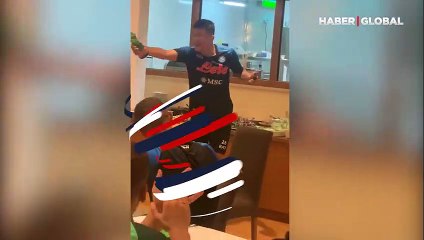 Kim Min-Jae, Gangnam Style'ı söyleyip dans etti