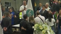 En video: así fue el traslado del cuerpo de Darío Gómez al coliseo Yesid Santos para el último adiós