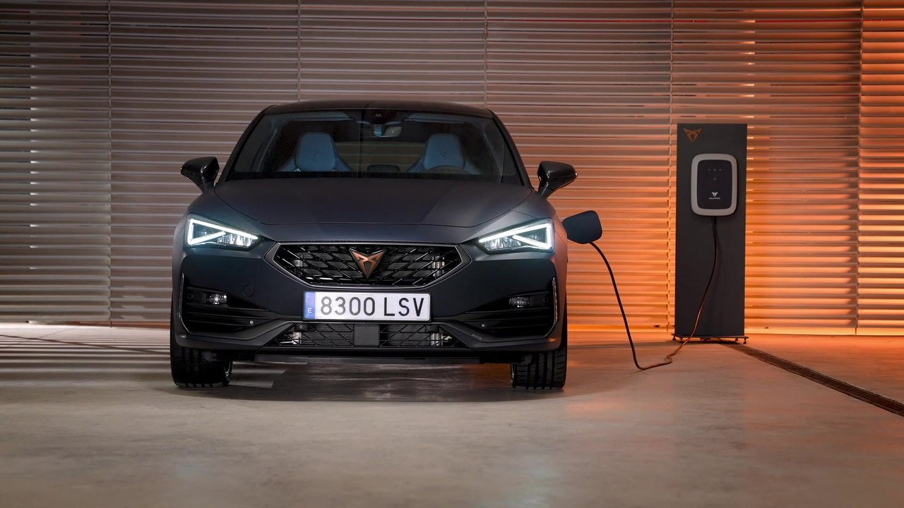 CUPRA Leon VZ CUP 5D Design in Blue matt