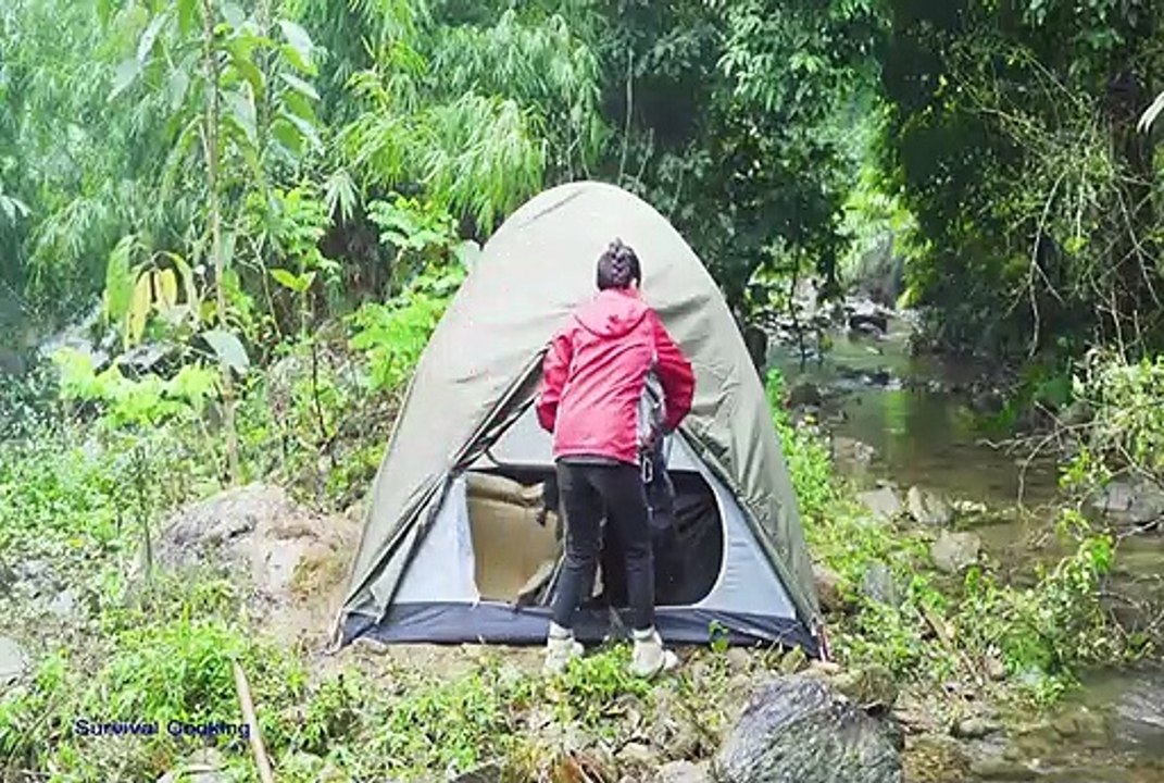 SOLO CAMPING in the RAIN relaxing camp in the tent shelter, cosy night, fishsing, white noise