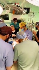فايز المالكي يوثق الدقائق الأخيرة قبل عملية فصل التوأم مودة ورحمة