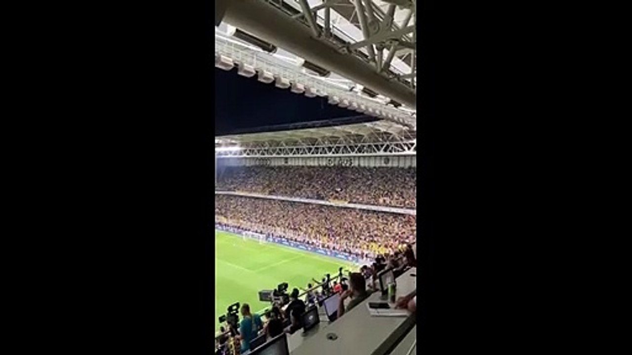 Fenerbahçe taraftarından Kiev maçında 'Putin' tezahüratı