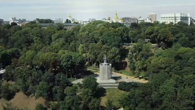 Поздравление от президента Владимира Зеленского по случаю Дня государственности Украины и Дня крещения Руси