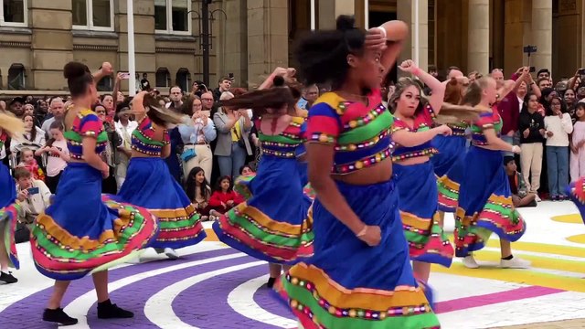 Commonwealth Games 2022: Sir Lenny Henry brings the Queen’s Baton to Birmingham