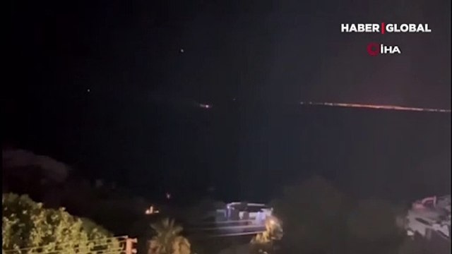 Ege Denizi'nde nefes kesen kovalamaca! Sahil Güvenlik ateş açtı ABD bayraklı gemi durmadı