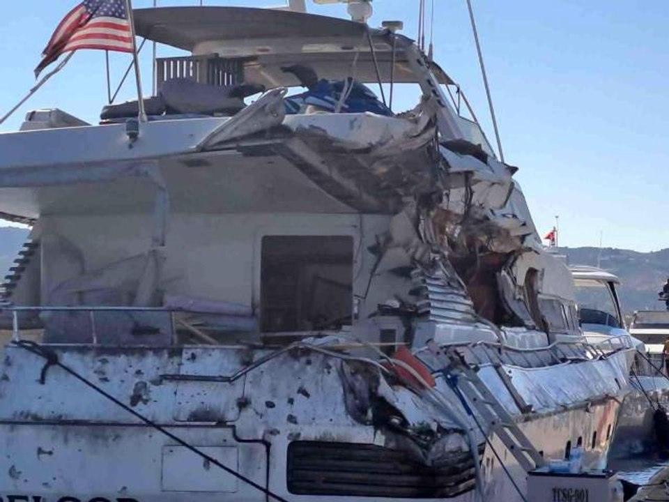 Son dakika haber: Bodrum'da kaçmaya çalışan lüks yat, ateş açılarak durduruldu