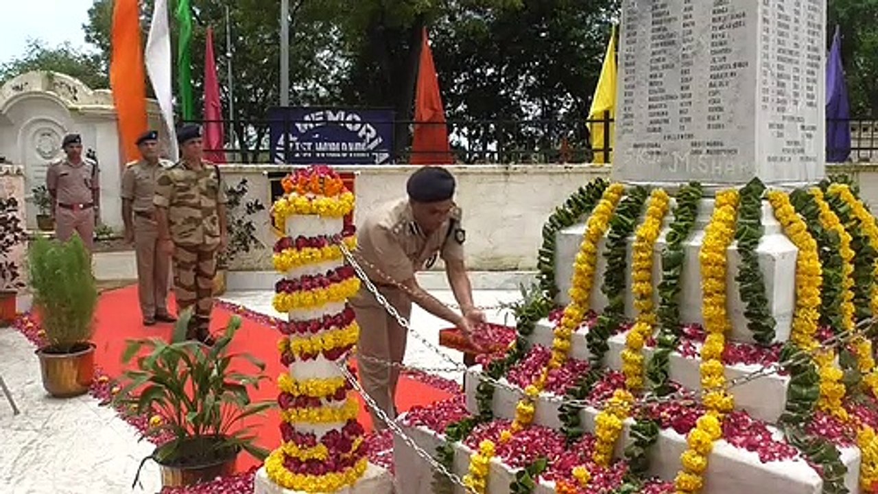 वार मेमोरियल पर प्रथम विश्व युद्ध के शहीदों को किया नमन