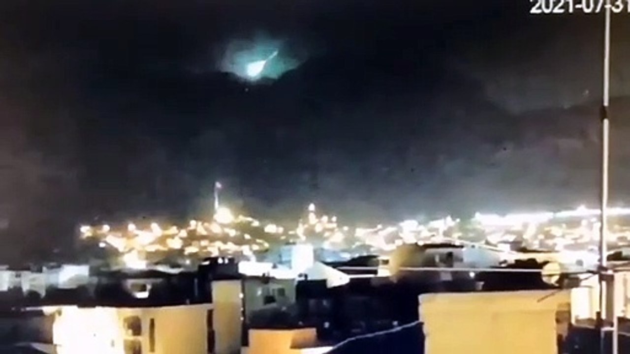 Meteor Lights Up in İzmir, Turkey