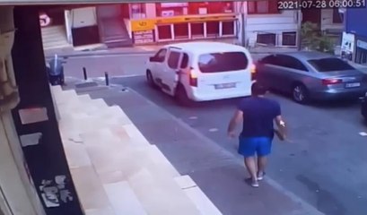 Mecidiyeköy’de akıl almaz anlar: Süpürgeyle hırsızları kovalayıp kaçırdı