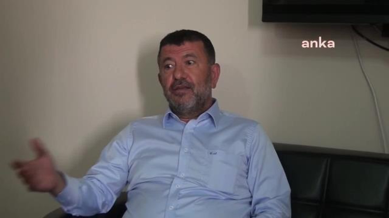 Veli Ağbaba'dan Ağrı Belediye Başkanı'nın Silah Taşıyan Kişilerle Birlikte Çekilmiş Görüntülerine Tepki: "Bakalım İçişleri Bakanı Ne Yapacak?"