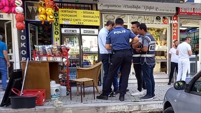 Döviz bozdurma bahanesiyle kuyumcuda binlerce lira çaldılar