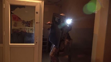 İpekyolu'nda düzenlenen operasyonda 15 düzensiz göçmen yakalandı