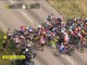 Tour de France Femmes : Énorme chute dans le peloton, des dizaines de coureuses au sol (VIDEO)