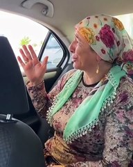 Akaryakıt fiyatını görünce neye uğradığını şaşıran teyze