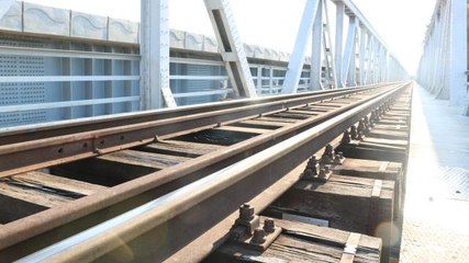 Edirne'de tren ray destek traversleri ve elektrik trafosu yandı