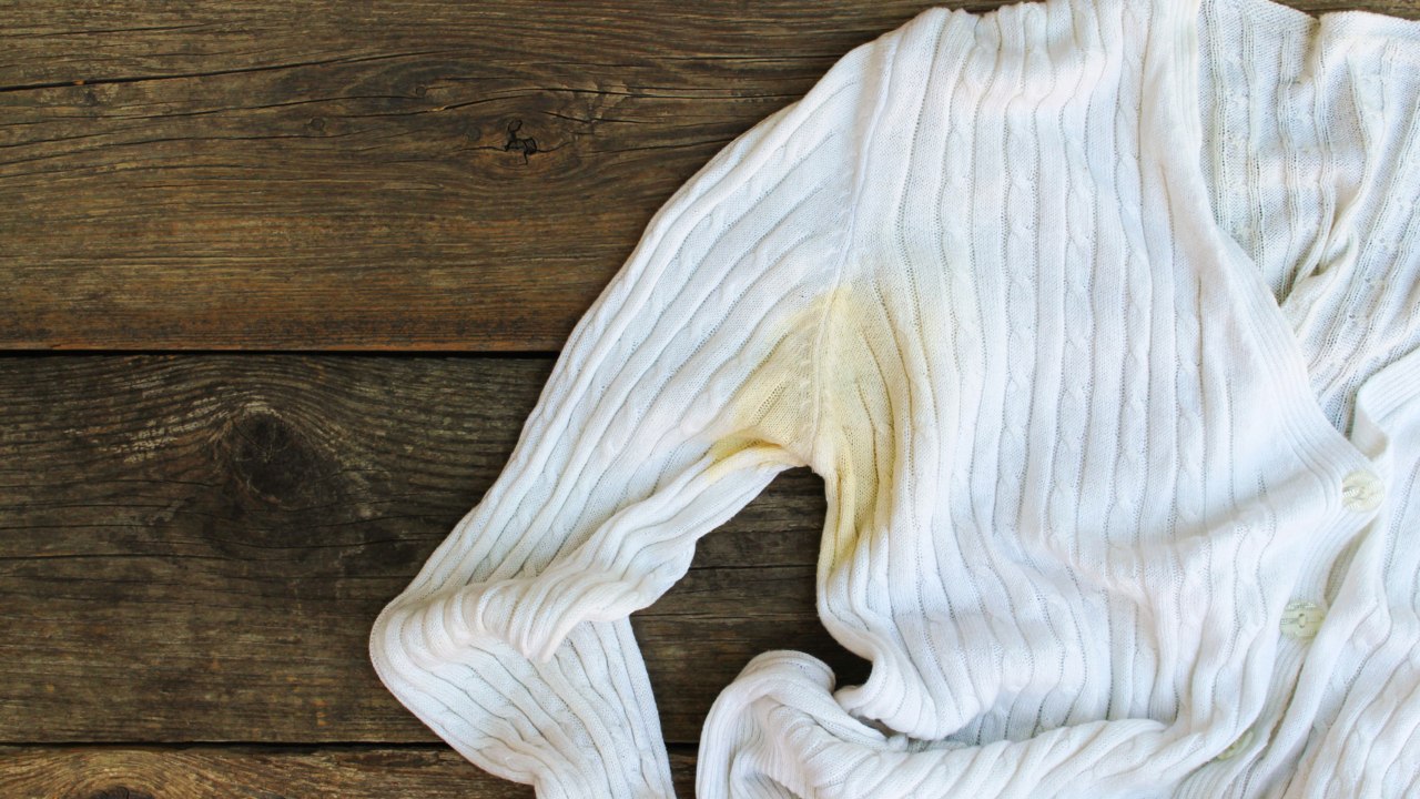 13 Essential Laundry Tips for Keeping White Clothes White