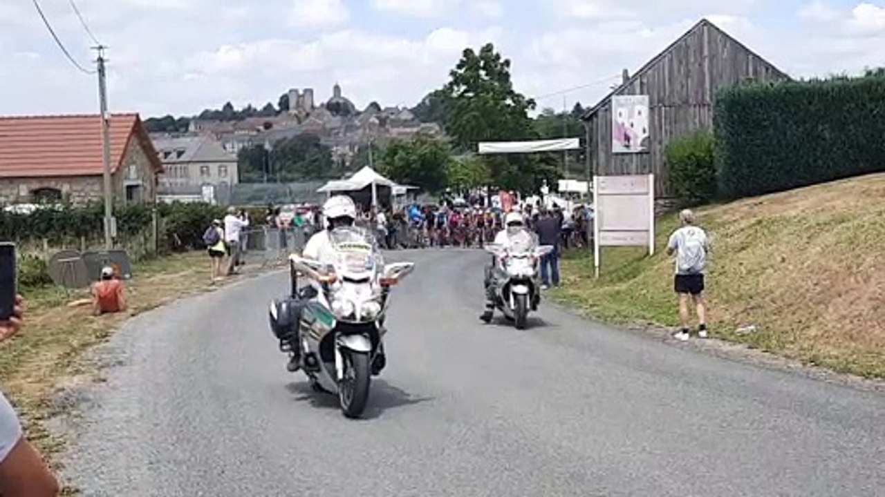 Crocq (23)_FFC Championnat de France masters Départ course route féminines